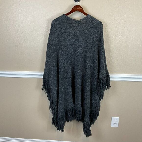 Do Everything In Love Gray Poncho OS Open Front Sweater Acrylic Warm Cozy Boho - Picture 10 of 11